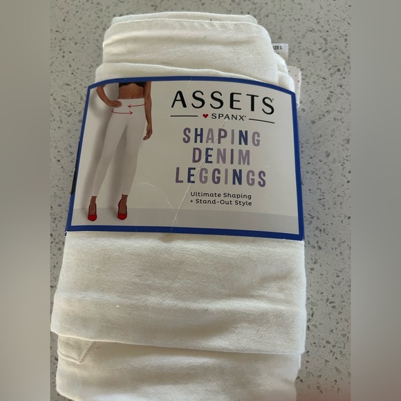 Assets by Spanx White Shaping Denim Leggings size L NWT - Picture 1 of 3